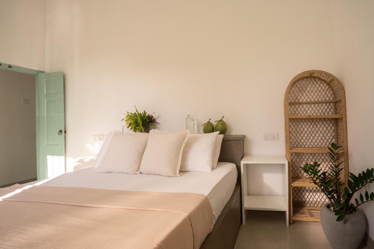 Water'S Edge Villa Ahangama Room photo